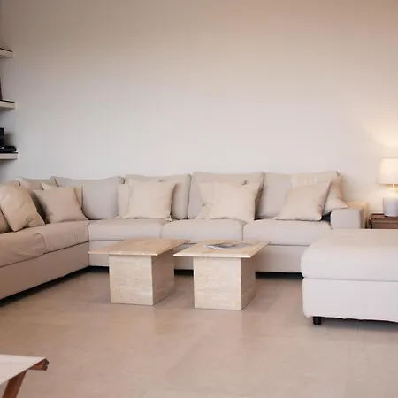 La Villuca By Aura Collection